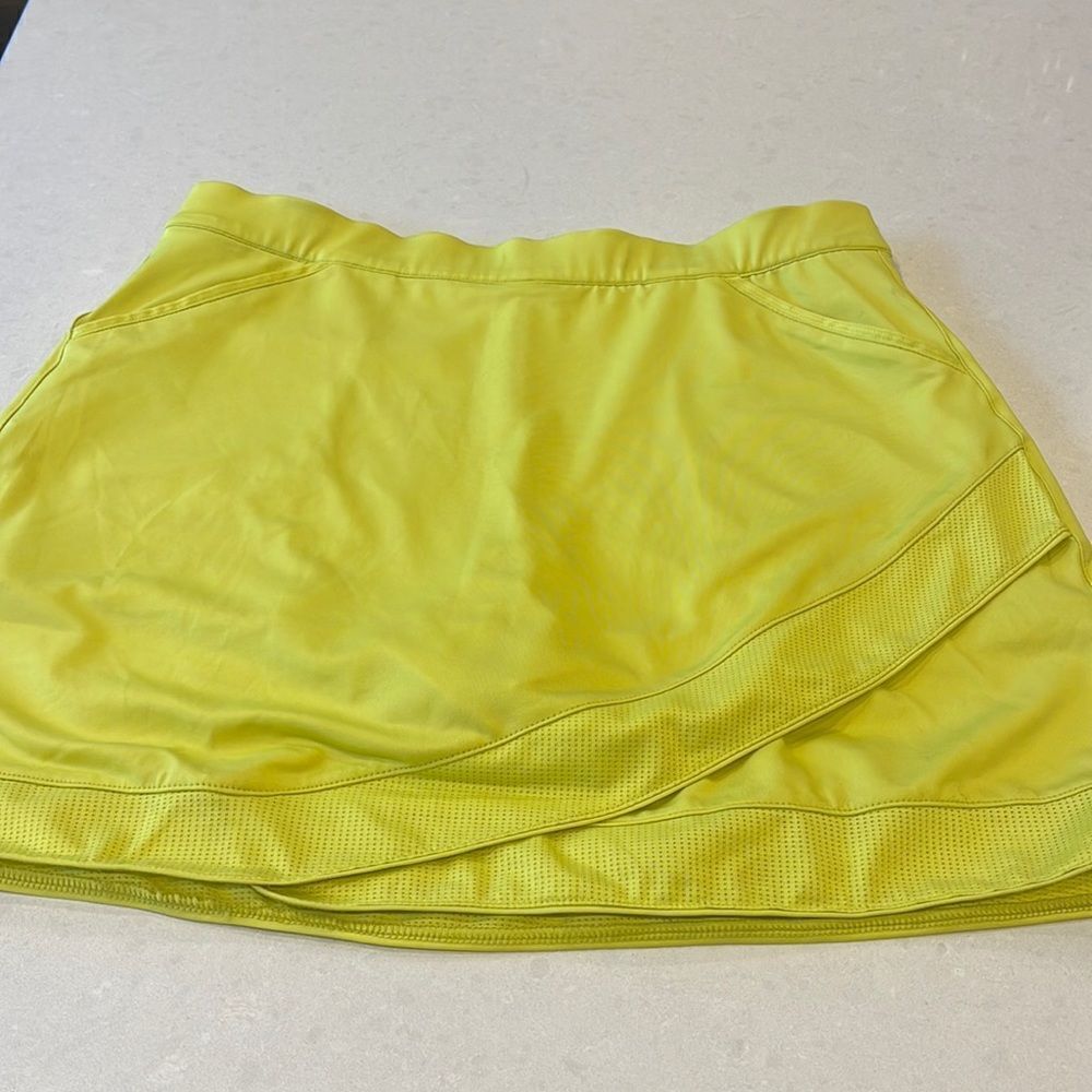 Peter Millar Women’s Golf Skirt Size Medium Wicking Upf 50 Sun Protection Cute.
